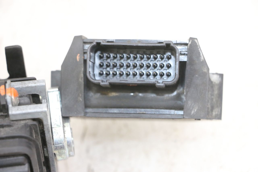 photo de KIT SERRURE CLE CDI NEIMAN HONDA SH i 300 (2015 - 2020) - Focus structure