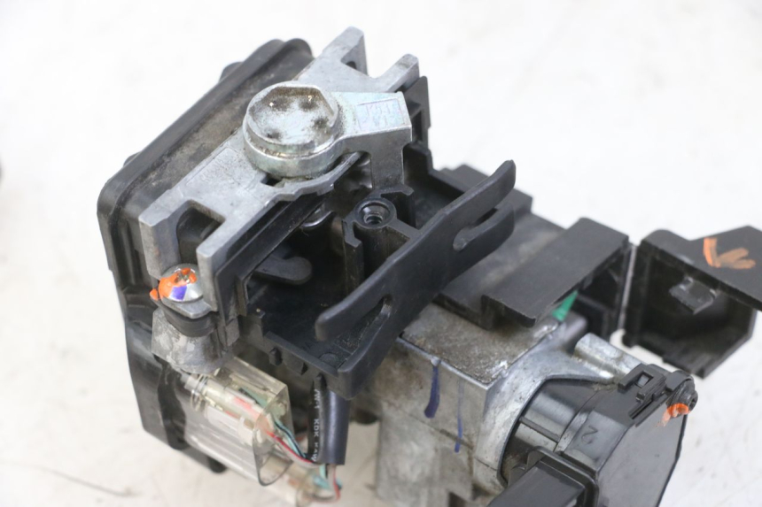 photo de KIT SERRURE CLE CDI NEIMAN HONDA SH i 300 (2015 - 2020) - Zoom état d’usage