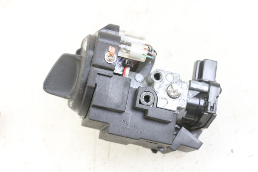 photo de KIT SERRURE CLE CDI NEIMAN HONDA SH i 300 (2015 - 2020) - État de surface