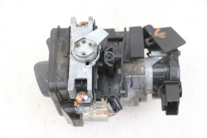 photo de KIT SERRURE CLE CDI NEIMAN HONDA SH i 300 (2015 - 2020) - Marquages et références