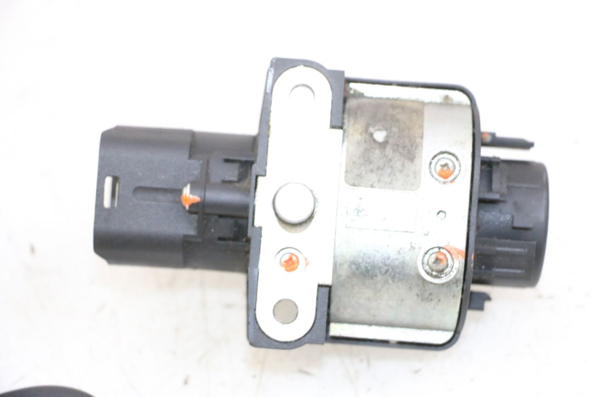 photo de KIT SERRURE CLE CDI NEIMAN PIAGGIO MP3 500 (2014 - 2017) - Détails caractéristiques