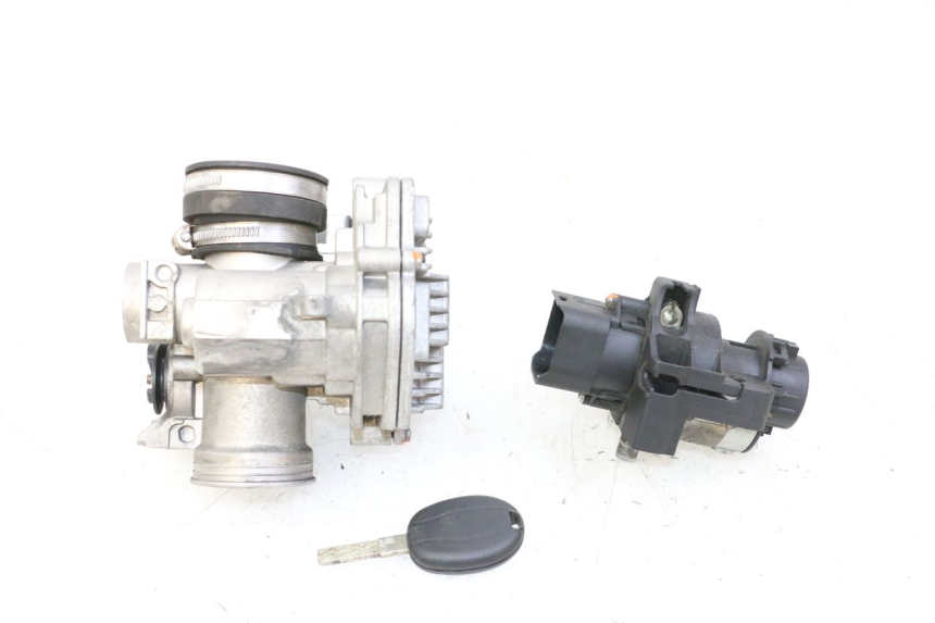photo de KIT SERRURE CLE CDI NEIMAN PIAGGIO MP3 500 (2014 - 2017) - Autre angle de vue