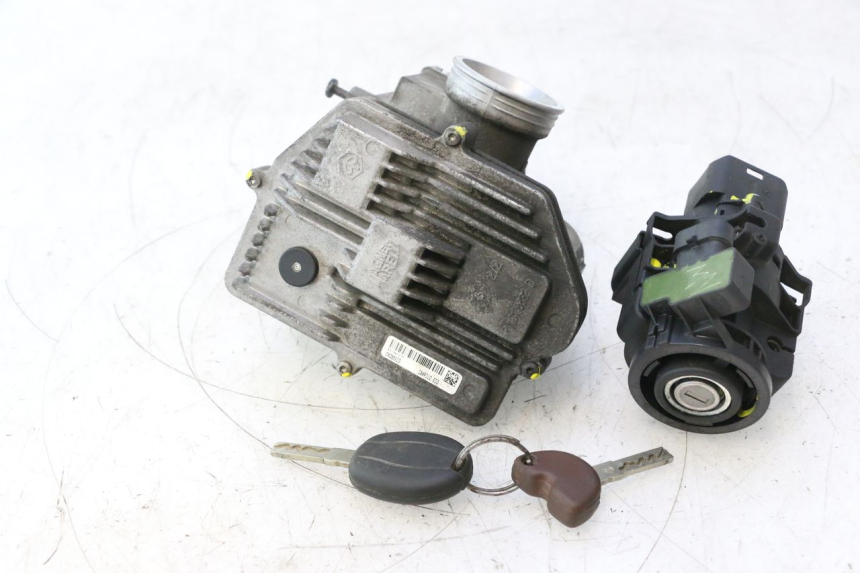 photo de KIT SERRURE CLE CDI NEIMAN PIAGGIO MP3 500 (2016 - 2018) - Pièce contrôlée