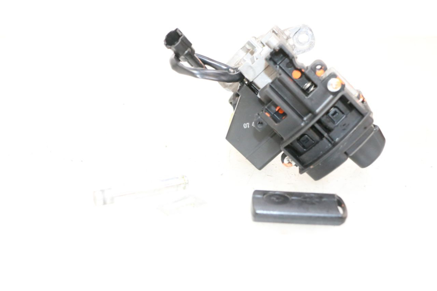 photo de KIT SERRURE CLE CDI NEIMAN YAMAHA NEO'S CORE 1 (2022 - 2026) - Gros plan technique