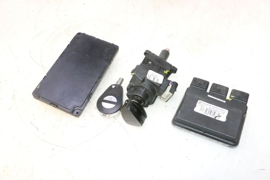 photo de KIT SERRURE CLE CDI NEIMAN HARLEY DAVIDSON ROAD GLIDE FLTRXSE 1920 (2018 - 2022) - Zoom état d’usage