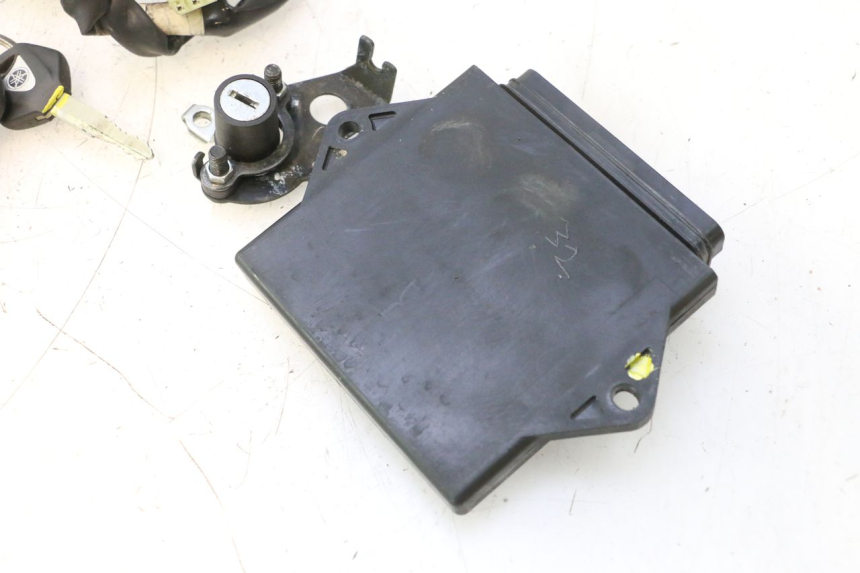 photo de KIT SERRURE CLE CDI NEIMAN YAMAHA TDM ABS 900 (2002 - 2014) - Zoom composants