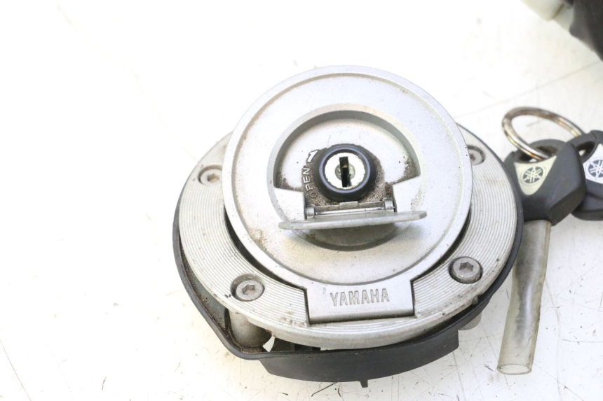 photo de KIT SERRURE CLE CDI NEIMAN YAMAHA TDM ABS 900 (2002 - 2014) - Vue rapprochée