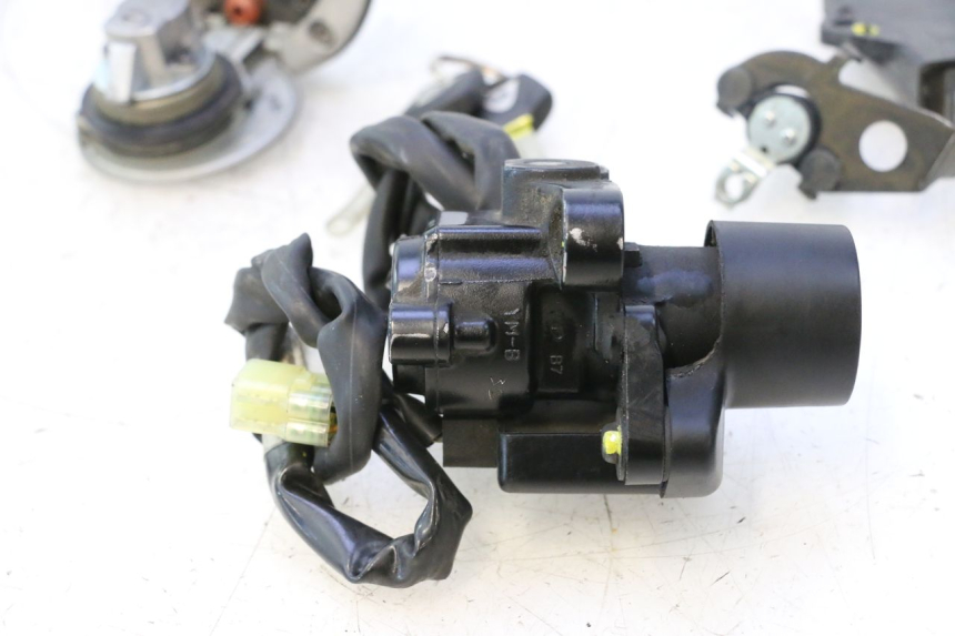 photo de KIT SERRURE CLE CDI NEIMAN YAMAHA TDM ABS 900 (2002 - 2014) - Angle alternatif