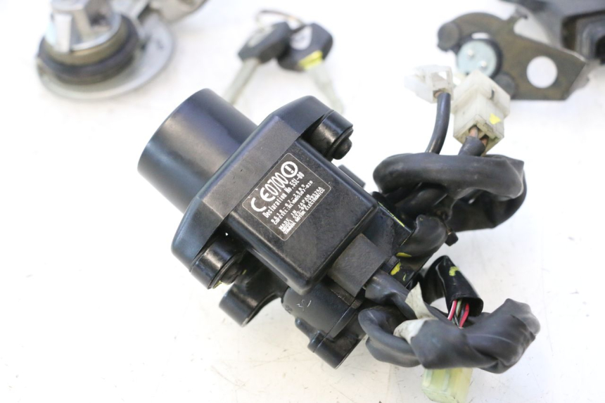 photo de KIT SERRURE CLE CDI NEIMAN YAMAHA TDM ABS 900 (2002 - 2014) - Zoom qualité