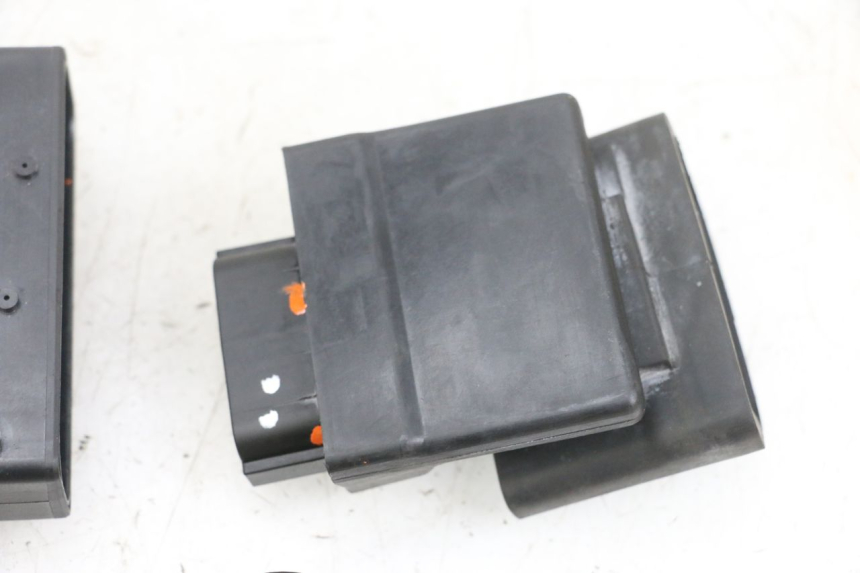 photo de KIT SERRURE CLE CDI NEIMAN YAMAHA TRICITY 300 (2020 - 2024) - État de surface