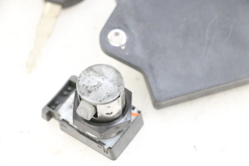 photo de KIT SERRURE CLE CDI NEIMAN YAMAHA X-MAX XMAX 125 (2010 - 2013) - Détail de la pièce