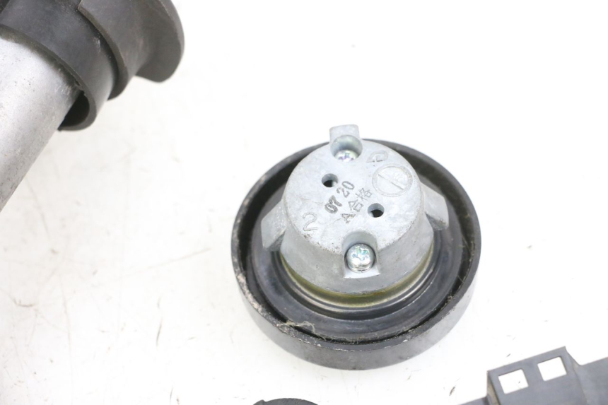 photo de KIT SERRURE CLE CDI NEIMAN YAMAHA X-MAX XMAX 125 (2010 - 2013) - Zoom état d’usage