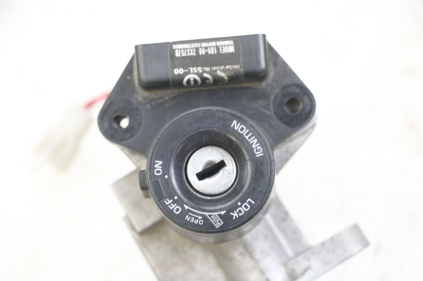 photo de KIT SERRURE CLE CDI NEIMAN YAMAHA XMAX X-MAX 125 (2006 - 2009) - Marquages et références