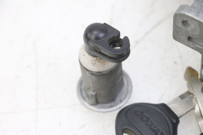 photo de KIT SERRURE CLE NEIMAN KYMCO AGILITY 4T 50 (2005 - 2018) - Vue d’ensemble