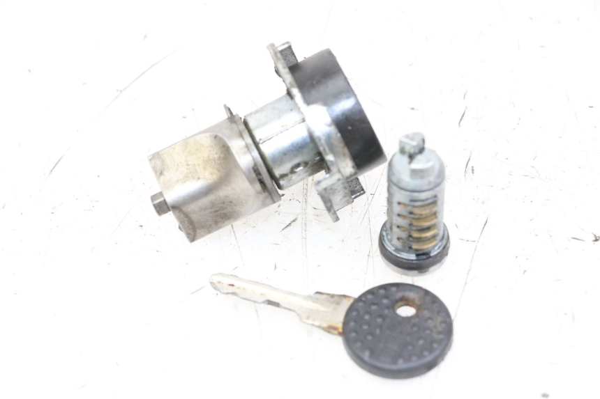 photo de KIT SERRURE CLE NEIMAN APRILIA SR MOTARD 50 (2012 - 2018) - Zoom état d’usage
