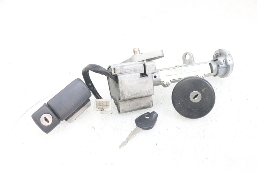 photo de KIT SERRURE CLE NEIMAN SUZUKI BURGMAN 125 (2007 - 2014) - Zoom état d’usage