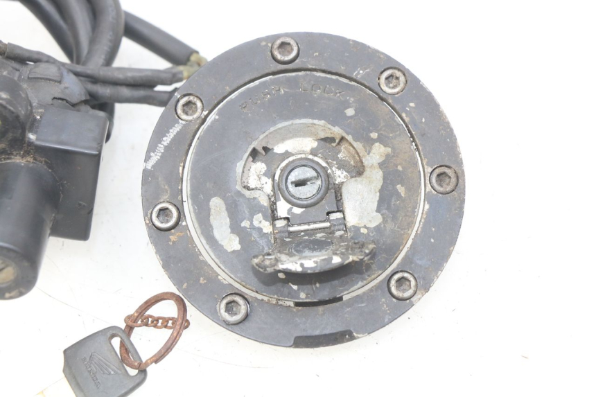 photo de KIT SERRURE CLE NEIMAN HONDA CBR RR FIREBLADE 900 (1992 - 1994) - Photo complémentaire