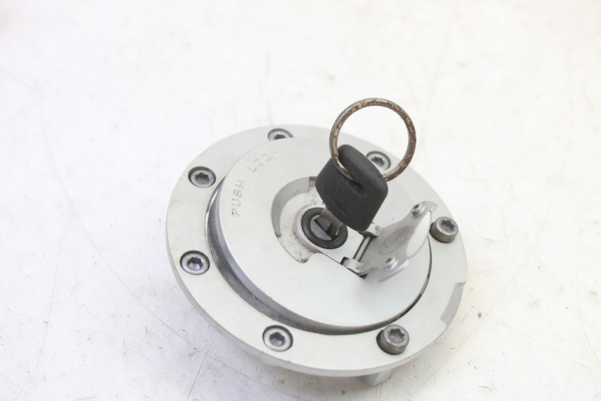 photo de KIT SERRURE CLE NEIMAN HONDA CBR RR FIREBLADE 900 (1992 - 1994) - Zoom composants