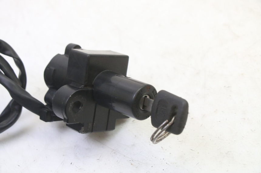 photo de KIT SERRURE CLE NEIMAN HONDA CBR RR FIREBLADE 900 (1992 - 1994) - Vue d’ensemble