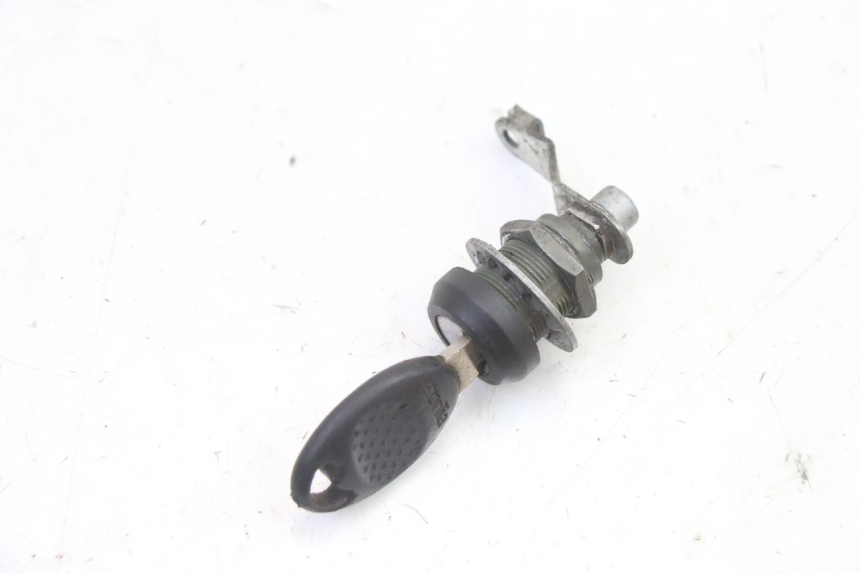 photo de KIT SERRURE CLE NEIMAN APRILIA CLASSIC 125 (1995 - 2001) - Détails caractéristiques