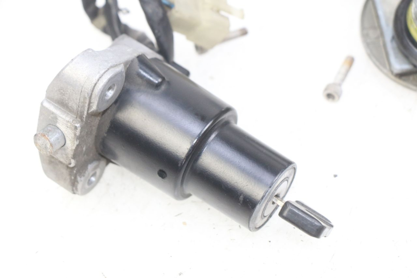 photo de KIT SERRURE CLE NEIMAN YAMAHA FJ 3CX 1200 (1986 - 1996) - Détail de la pièce