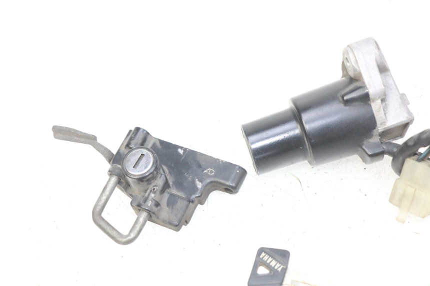 photo de KIT SERRURE CLE NEIMAN YAMAHA FJ 3CX 1200 (1986 - 1996) - Zoom état d’usage