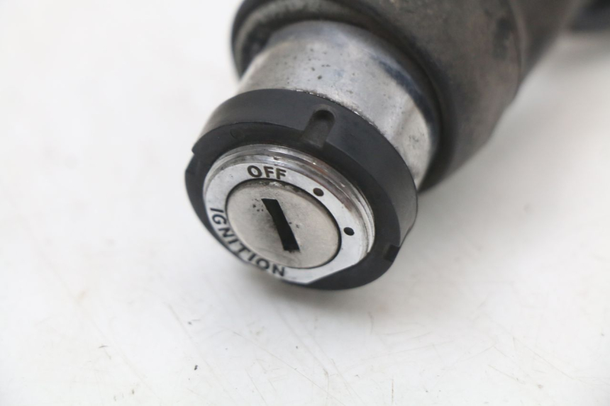 photo de Ensemble de serrure avec clé Neiman SUZUKI GN 125 (1997 - 2000) - État de surface