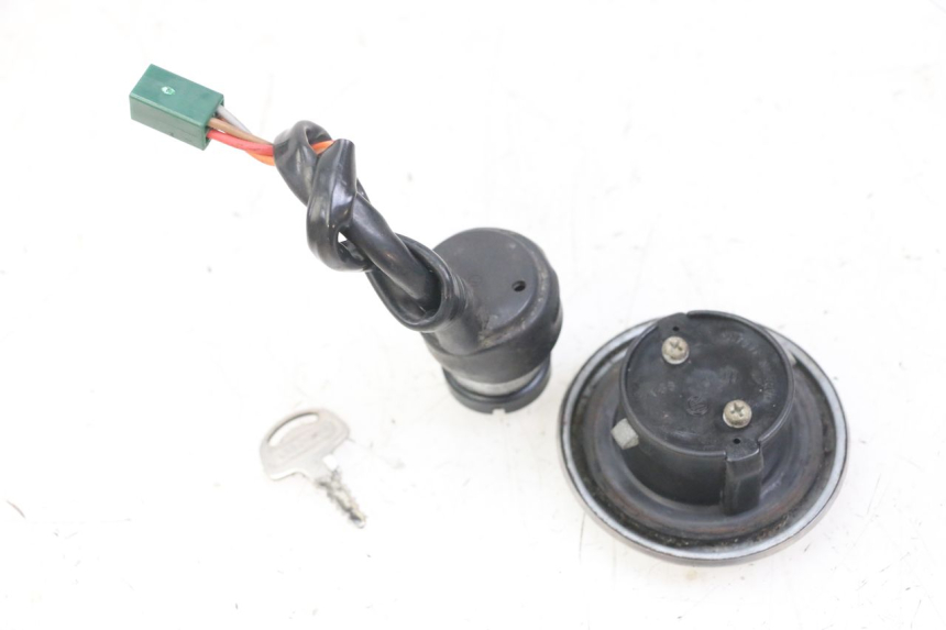photo de Ensemble de serrure avec clé Neiman SUZUKI GN 125 (1997 - 2000) - Zoom état d’usage
