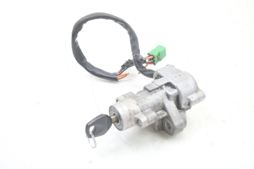 photo de KIT SERRURE CLE NEIMAN SUZUKI GSF S BANDIT 600 (2000 - 2004) - Points de fixation