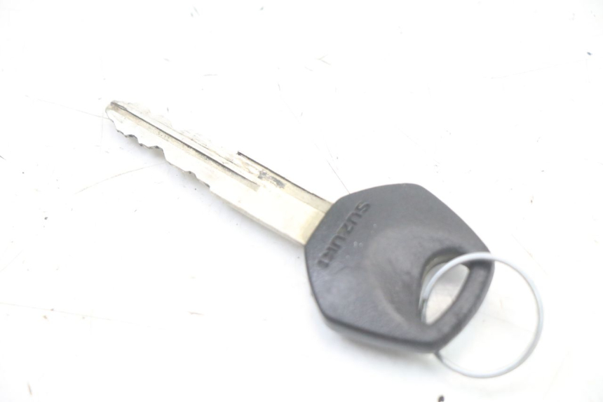 photo de KIT SERRURE CLE NEIMAN SUZUKI GSF S BANDIT 600 (2000 - 2004) - Marquages et références