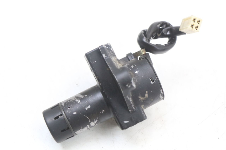 photo de KIT SERRURE CLE NEIMAN SUZUKI GSX E 250 (1982 - 1983) - Gros plan technique