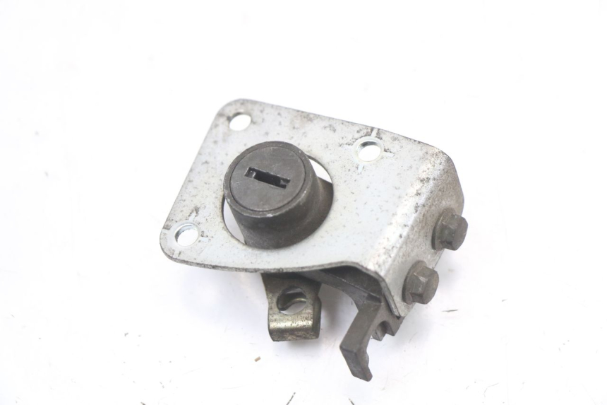photo de KIT SERRURE CLE NEIMAN SUZUKI GZ MARAUDER 125 (1998 - 2004) - Zoom composants