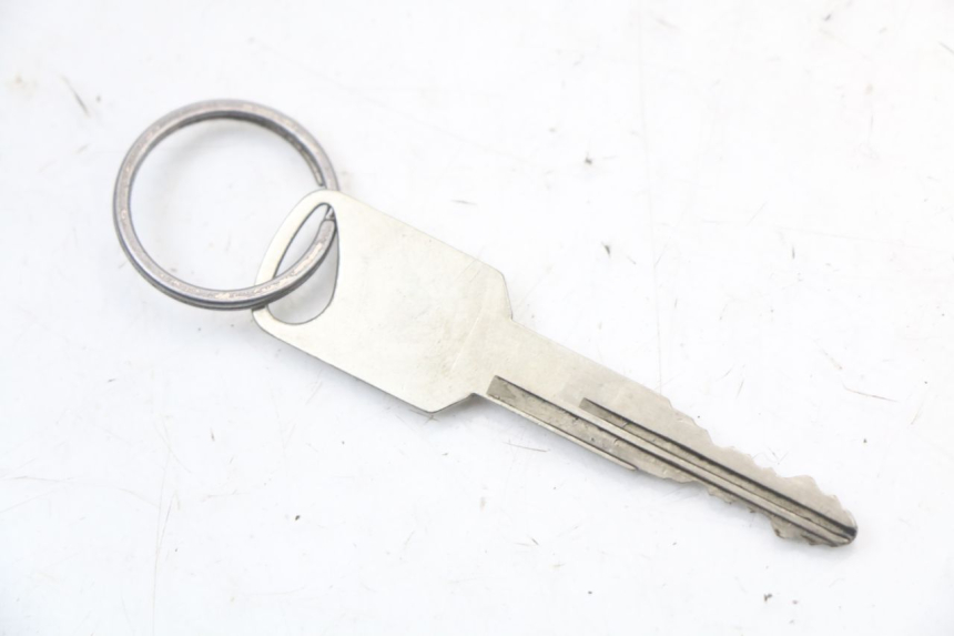 photo de KIT SERRURE CLE NEIMAN SUZUKI GZ MARAUDER 125 (1998 - 2004) - Autre angle de vue