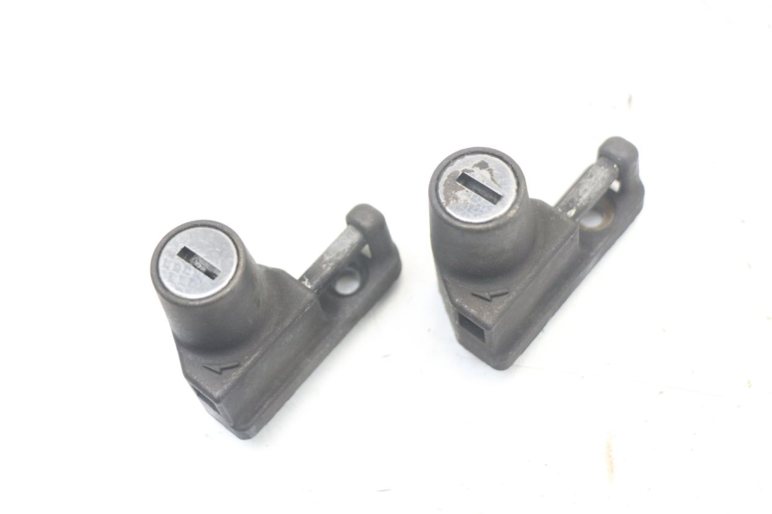 photo de KIT SERRURE CLE NEIMAN KAWASAKI GTR 1000 (1994 - 2004) - Détails caractéristiques