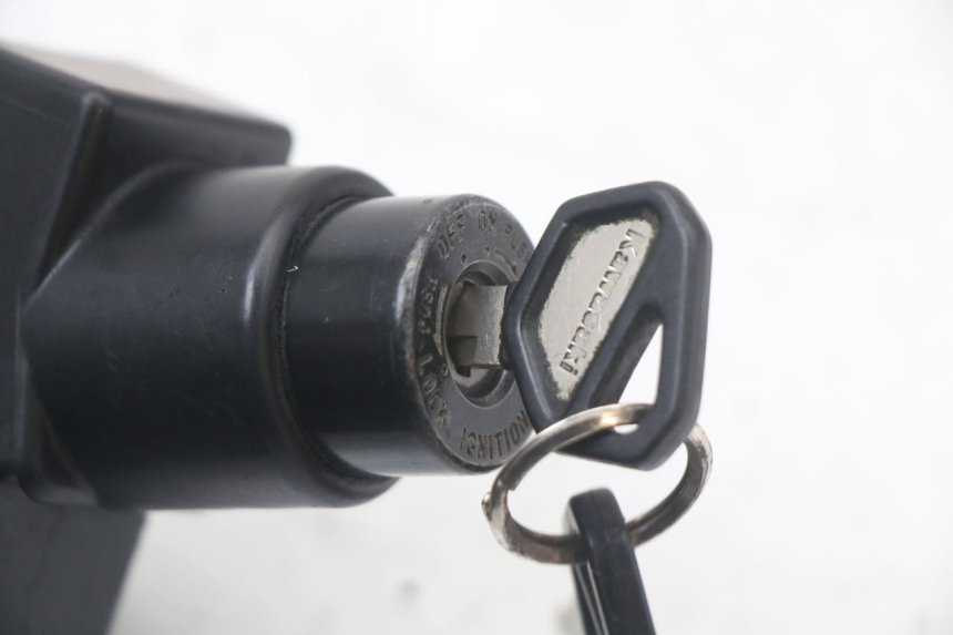 photo de KIT SERRURE CLE NEIMAN KAWASAKI GTR 1000 (1994 - 2004) - Vue d’ensemble