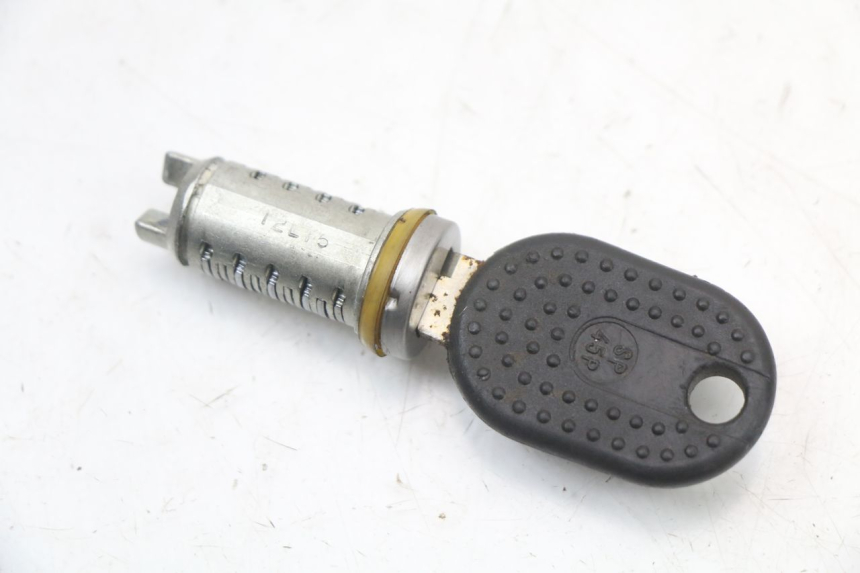 photo de KIT SERRURE CLE NEIMAN PIAGGIO LIBERTY 4T 50 (2004 - 2008) - Marquages et références