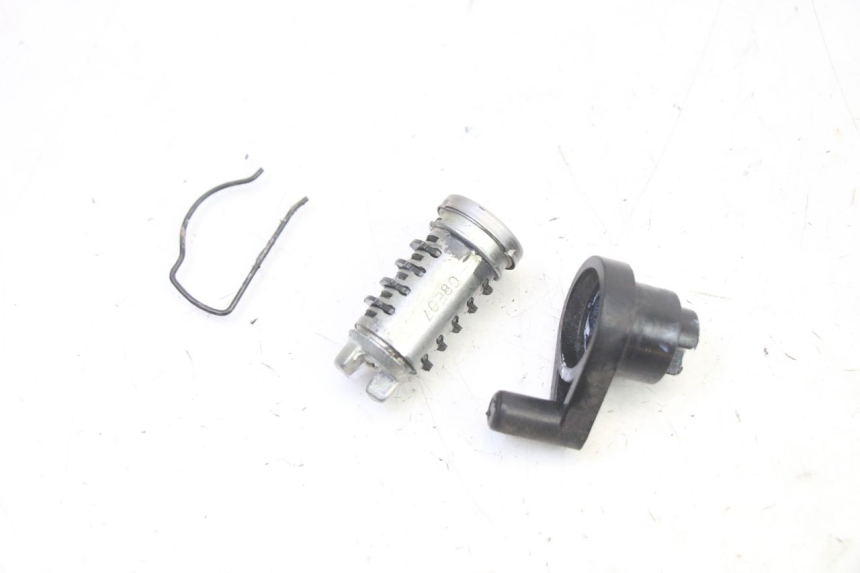 photo de KIT SERRURE CLE NEIMAN PIAGGIO LIBERTY 4T 50 (2009 - 2015) - Marquages et références