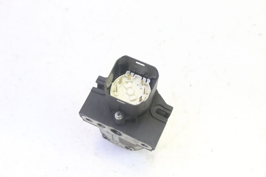 photo de KIT SERRURE CLE NEIMAN PIAGGIO MP3 HPE 350 (2018 - 2020) - Pièce contrôlée