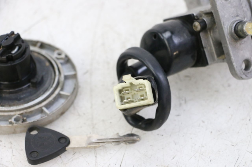 photo de KIT SERRURE CLE NEIMAN PEUGEOT SPEEDFIGHT 3 LC 2T 50 (2009 - 2015) - Détail de la pièce