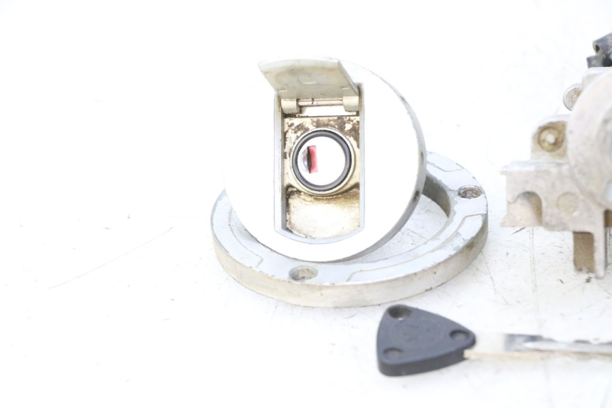 photo de KIT SERRURE CLE NEIMAN PEUGEOT SPEEDFIGHT 3 LC 2T 50 (2009 - 2015) - État de surface