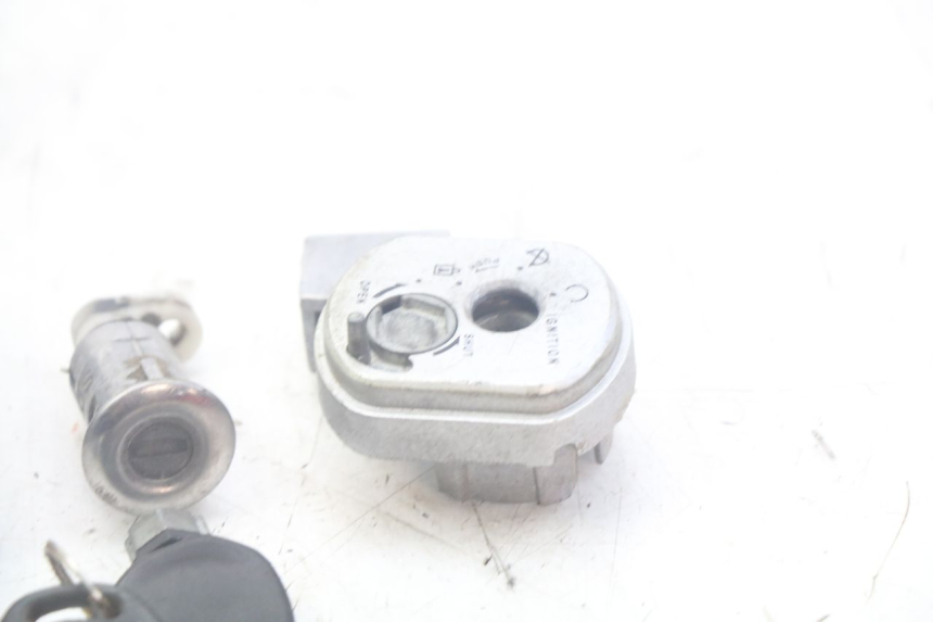 photo de KIT SERRURE CLE NEIMAN DOLPHIN PYGMY 1 (2020 - 2024) - Points de fixation