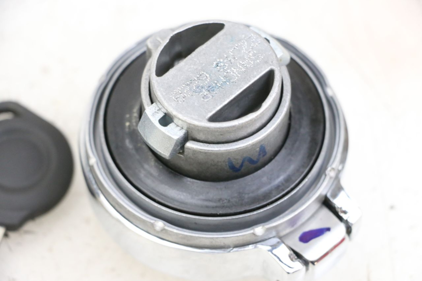 photo de KIT SERRURE CLE NEIMAN ROYAL ENFIELD CONTINENTAL GT 650 (2019 - 2024) - Détail de la pièce