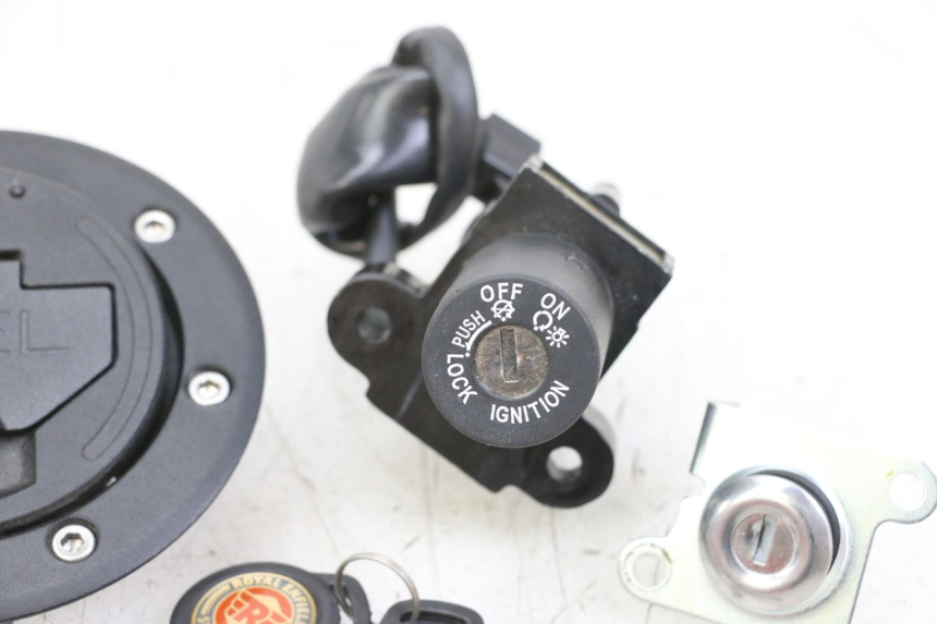 photo de KIT SERRURE CLE NEIMAN ROYAL ENFIELD SCRAM 411 (2022 - 2024) - État de surface