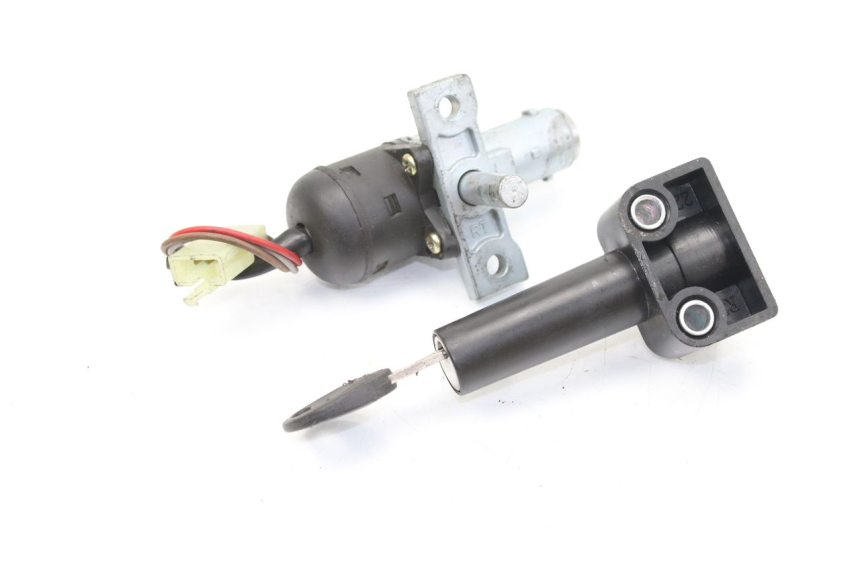 photo de KIT SERRURE CLE NEIMAN YAMAHA SLIDER NAKED 50 (2004 - 2018) - Vue principale