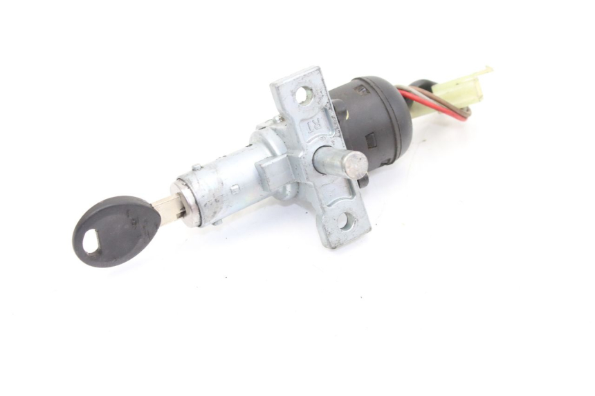 photo de KIT SERRURE CLE NEIMAN YAMAHA SLIDER NAKED 50 (2004 - 2018) - État de surface