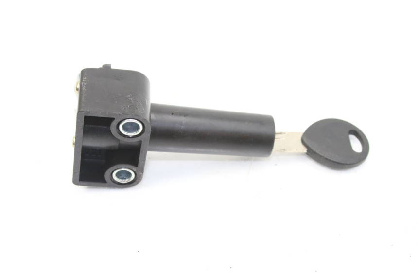 photo de KIT SERRURE CLE NEIMAN YAMAHA SLIDER NAKED 50 (2004 - 2018) - Marquages et références