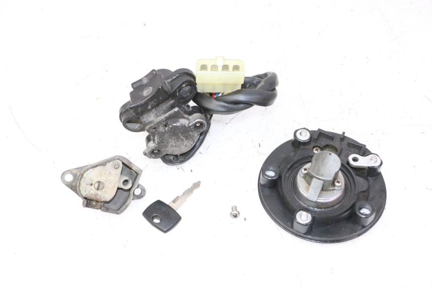 photo de KIT SERRURE CLE NEIMAN TRIUMPH SPRINT 900 (1995 - 1998) - Pièce contrôlée