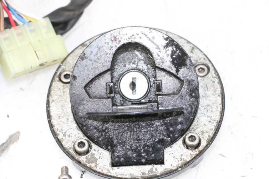 photo de KIT SERRURE CLE NEIMAN TRIUMPH SPRINT 900 (1995 - 1998) - Marquages et références