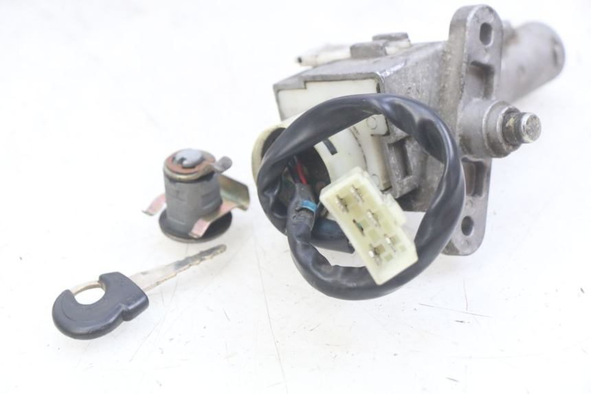 photo de KIT SERRURE CLE NEIMAN SYM SYMPHONY 125 (2009 - 2015) - Autre angle de vue