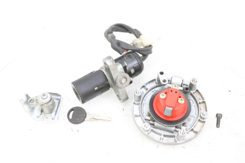 photo de KIT SERRURE CLE NEIMAN YAMAHA TZR 50 (2008 - 2016) - Points de fixation